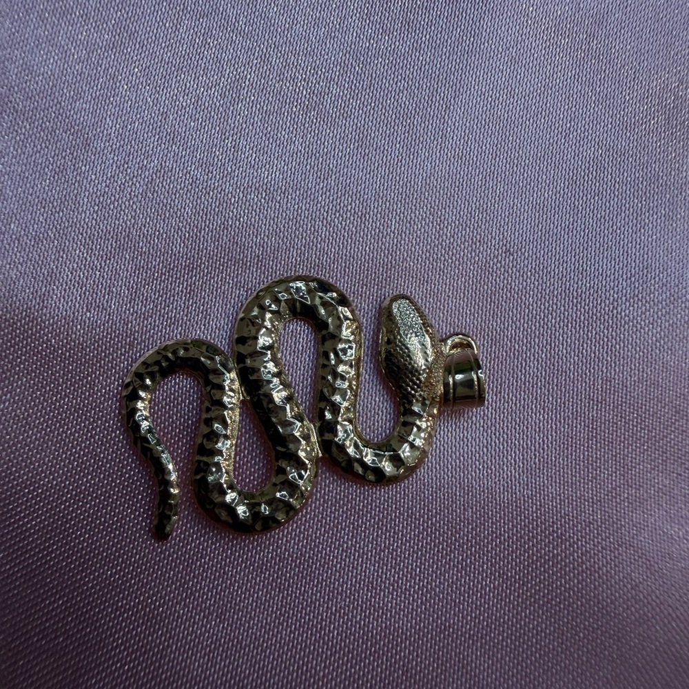 Gold Snake Reptile pendant 18 karats gold
